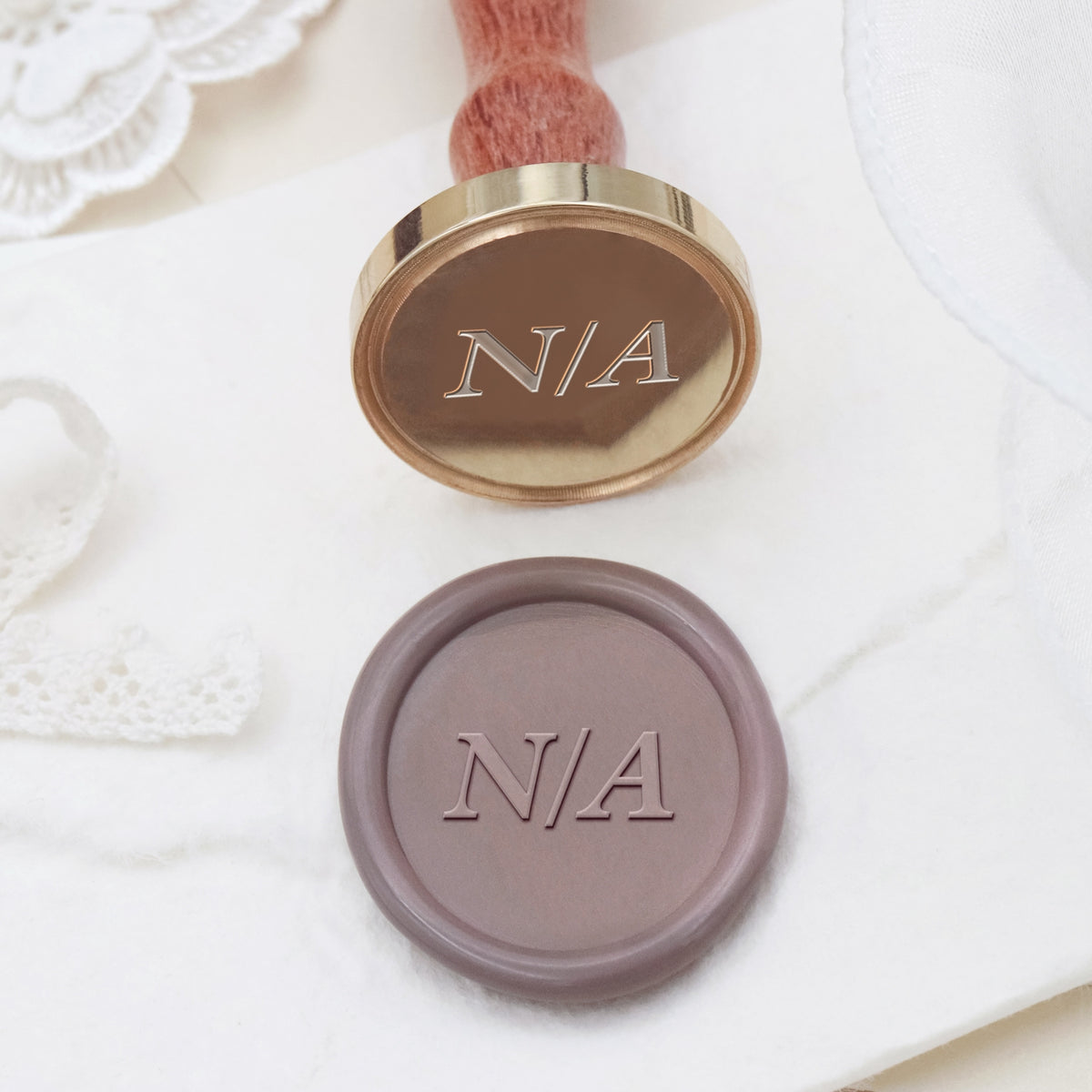 Sello de Caucho de Lacre de Boda Minimalista de Corazón Amoroso Personalizado con Iniciales Horizontales-5 2