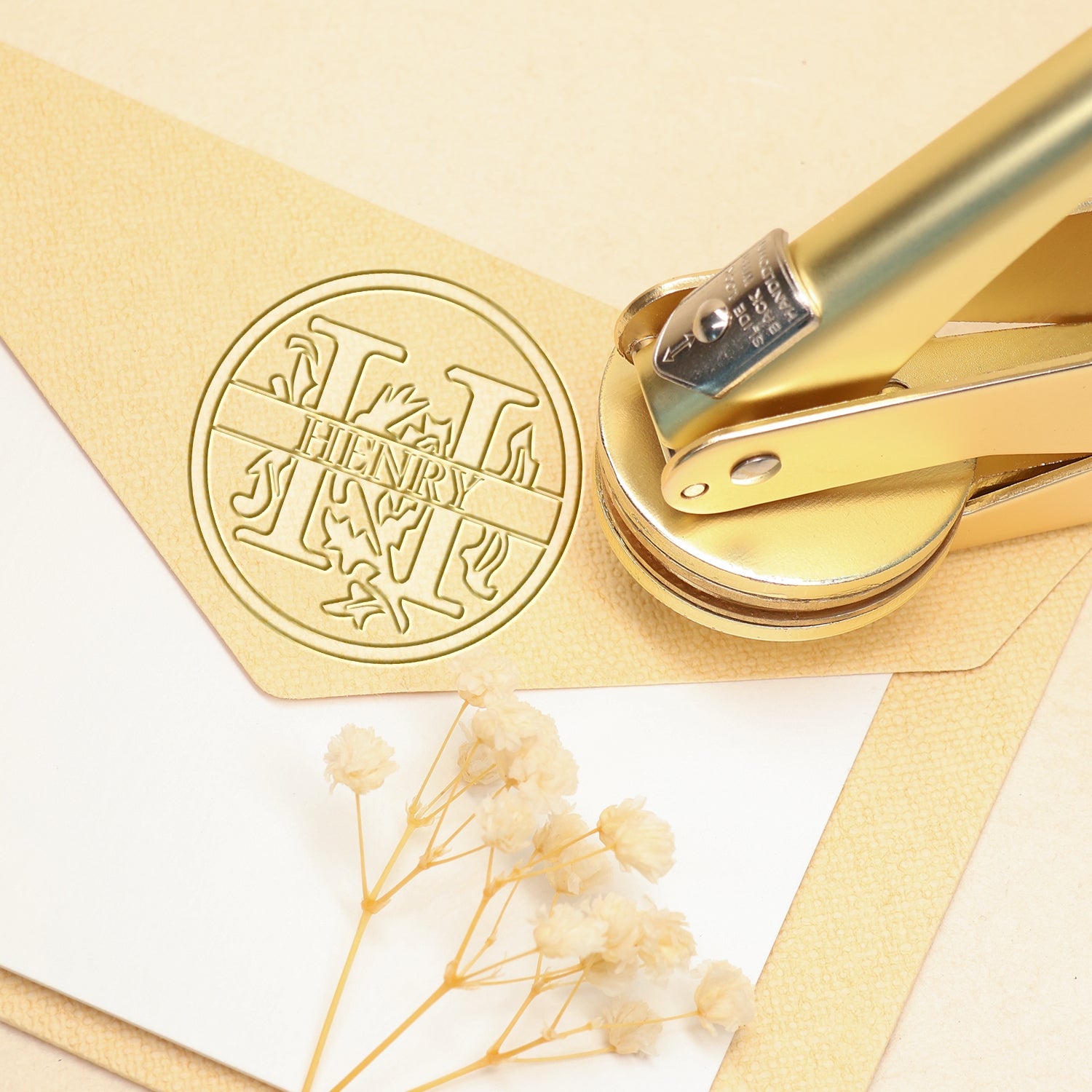 Sello en seco personalizado de nombre floral de 26 letras - H H11