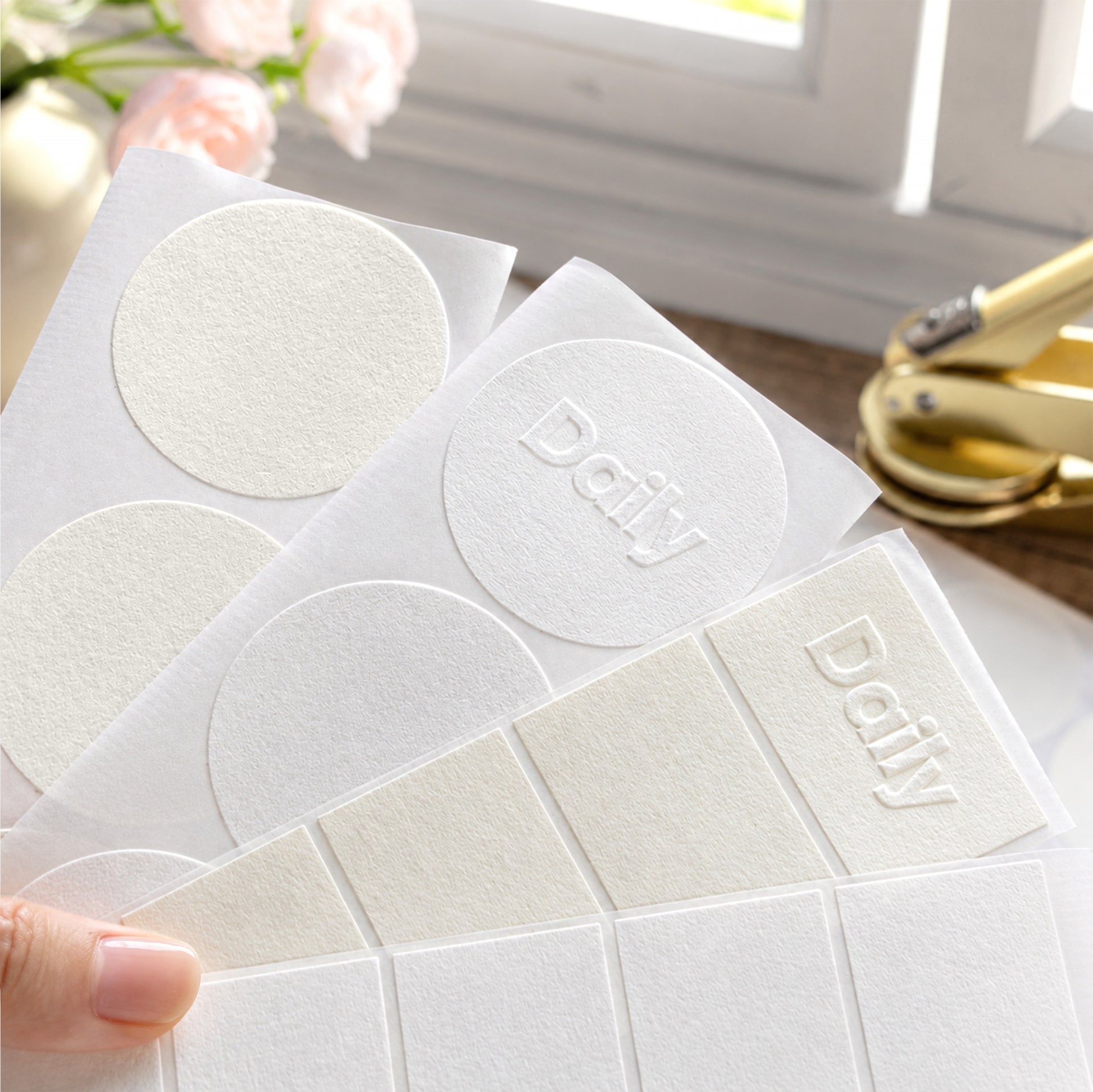 Pegatinas de sello en seco texturizadas en blanco 37