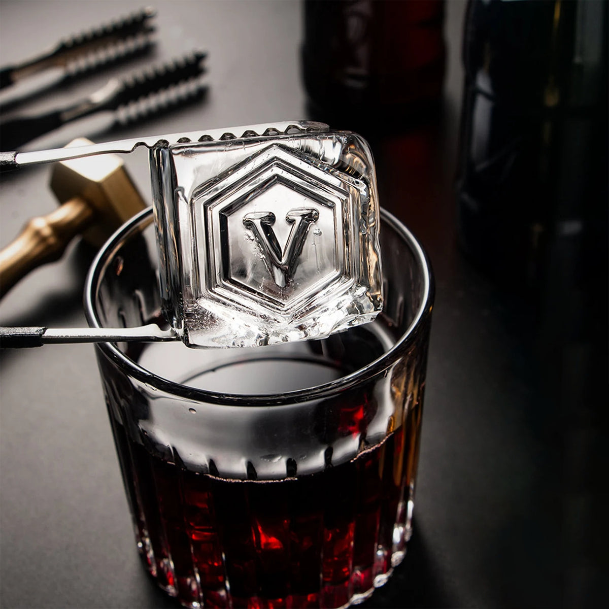 Sello de caucho de hielo Elite Shield de latón con monograma individual para Bartender y planificador